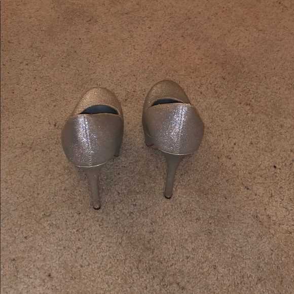 High heels - Picture 2 of 3